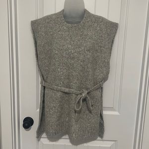 NEW GREY PONCHO/VEST
